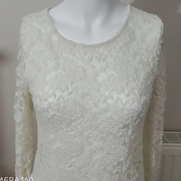 Forever 21 Lace Scalloped Long Sleeved top- white/cream- S - Picture 3 of 8